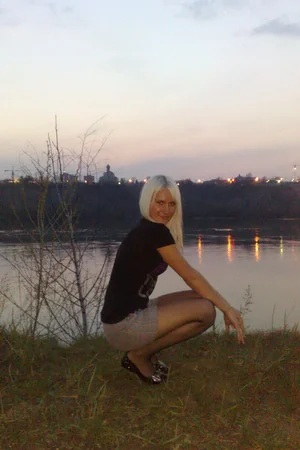 Elegant Blonde Erotica — photo 12