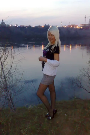 Elegant Blonde Erotica — photo 13
