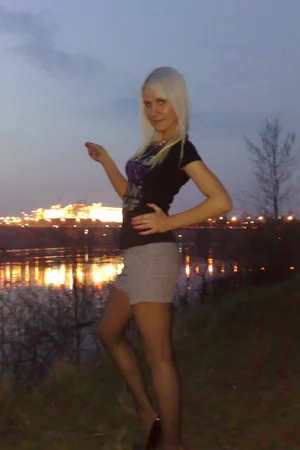 Elegant Blonde Erotica — photo 2