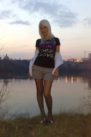 Elegant Blonde Erotica — photo 20