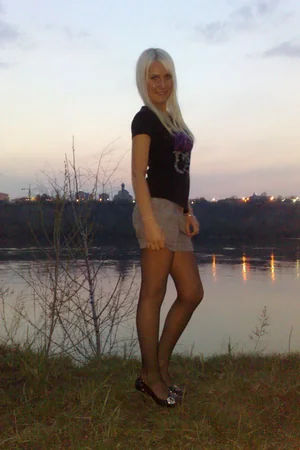 Elegant Blonde Erotica — photo 32