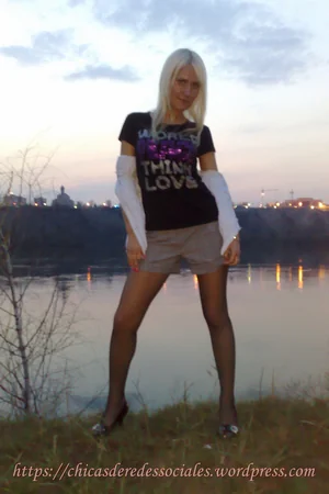 Elegant Blonde Erotica — photo 6