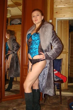 Anya and Armenian Lover's Dacha Getaway — photo 1
