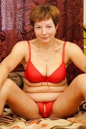 Lewd Mature Woman's Great Tits — photo 34