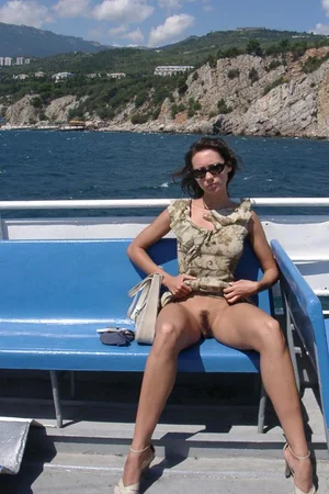 Slender Ulyana Gets Naked in Public
