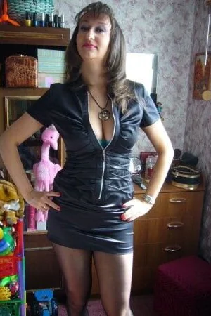 Tatyana Easily Sleeps With Two Men — photo 15
