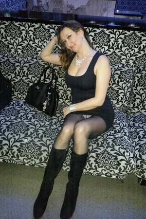 Tatyana Easily Sleeps With Two Men — photo 18