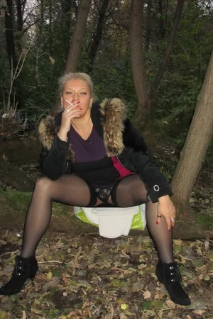 Mature Blonde Likes Stripping Outdoors — photo 6