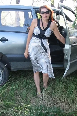 Slender Mature Woman Loves Swinging — photo 24