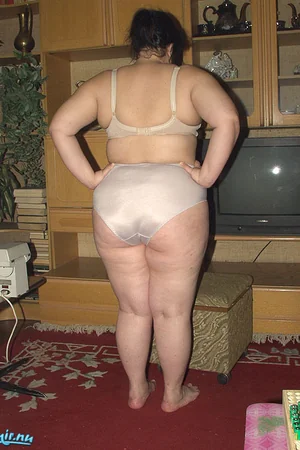 Plump Brunette Masha — photo 19