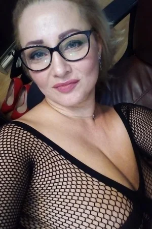 Elegant Russian Lady with Great Tits and Beautiful Pussy — photo 1