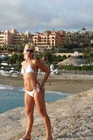 Party Girl Loves Outdoors with Friends — photo 26