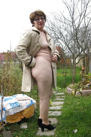 Mature Brunette Practices Exhibitionism — photo 11