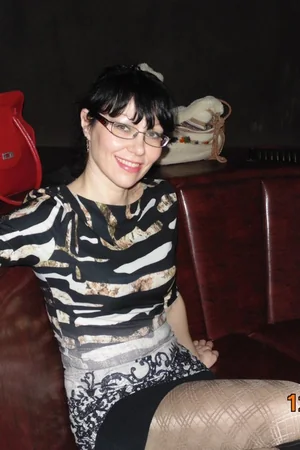 Long-Legged Brunette In Glasses — photo 7