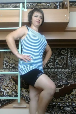 Waiting For Sailor Husband, Puts Toothbrush In Butt — photo 2