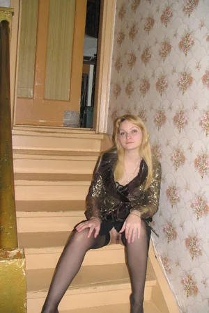 Partially Nude, Showing Everything — photo 31