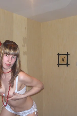 Lonely Girl So Horny Ready To Be Porn Actress — photo 21