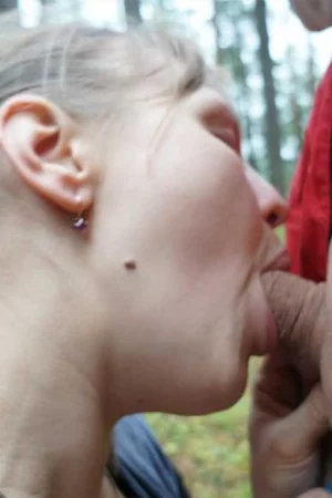 Young Woman With Nice Ass Sucks In Woods — photo 1