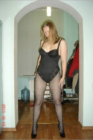 Kinky Milf Likes Rough Treatment — photo 1