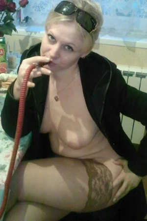 Half-Naked Blonde Smoking Hookah — photo 6