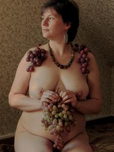 Русская дама с фруктами - фото #3