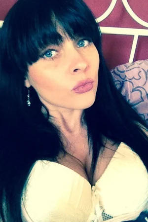 Lonely Brunette Seeks True Love — photo 11