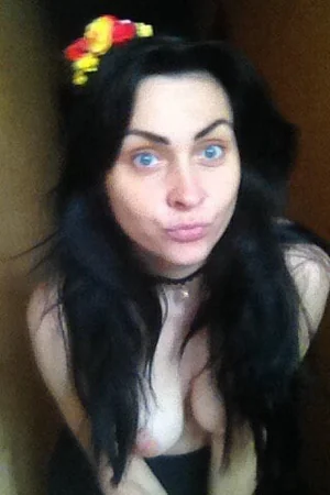 Lonely Brunette Seeks True Love — photo 6