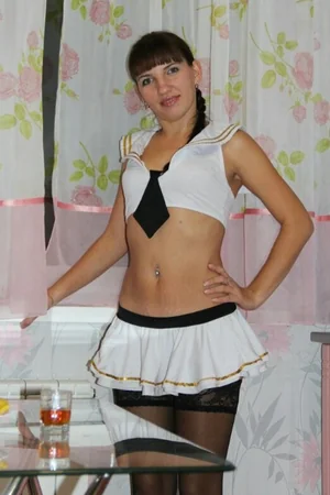 Gorgeous Married Brunette Enjoys Occasional Group Sex — photo 33