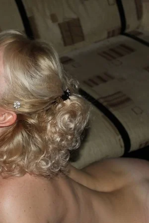Blonde and Husband Seek Couple for Hookups — photo 7