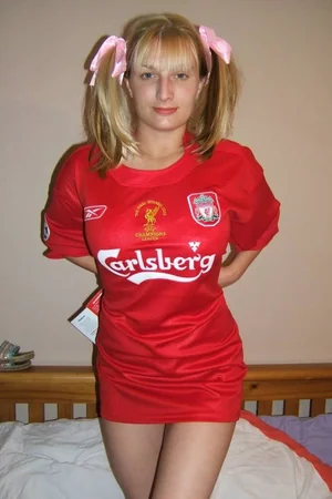Busty Liverpool Fan Uses Multiple Dildos — photo 19