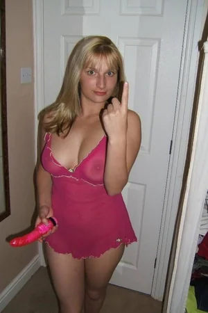 Busty Liverpool Fan Uses Multiple Dildos