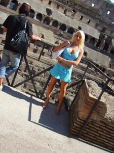 Блондинка на отдыхе в Италии - фото #16