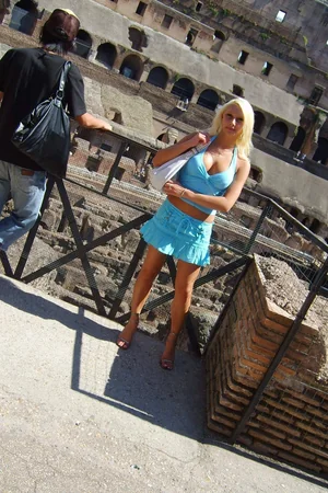 Blonde on Italian Vacation — photo 16
