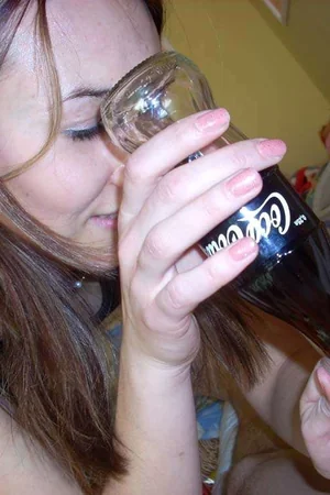Happy Young Wife — photo 20