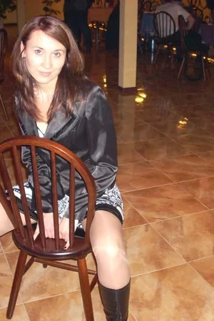 Happy Young Wife — photo 6