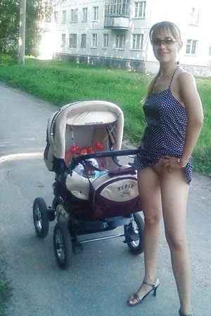 Swingers Practice Their Lifestyle — photo 17