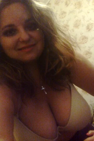 Hot Russian MILF Topless — photo 5